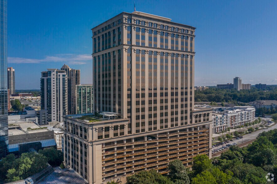 945 E Paces Ferry Rd NE, Atlanta, GA à louer - Photo de l’immeuble – Image 1 sur 17