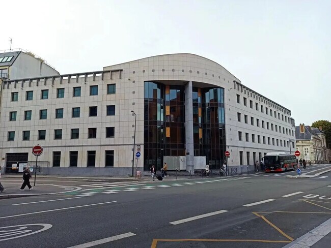 Plus de détails pour 37 Rue Du Vieux Faubourg, Lille - Bureau à louer