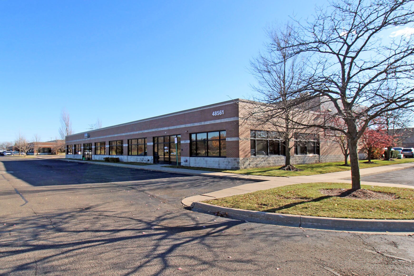 48561 Alpha Dr, Wixom, MI à vendre Photo principale– Image 1 sur 7