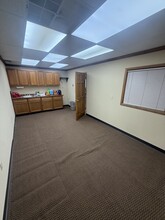 5205 N Ironwood Ln, Milwaukee, WI à louer Photo intérieure– Image 2 sur 6