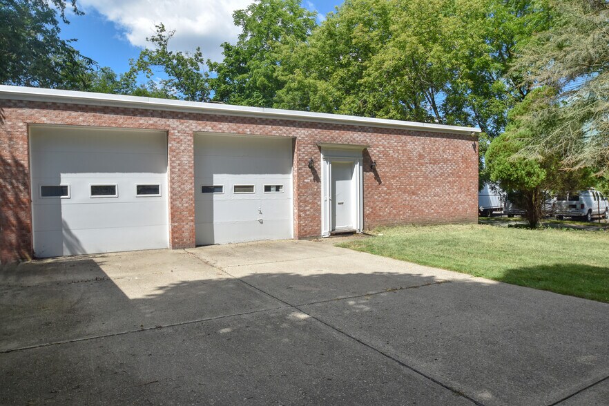 56 N Forest Rd, Williamsville, NY à louer - Photo de l’immeuble – Image 2 sur 4