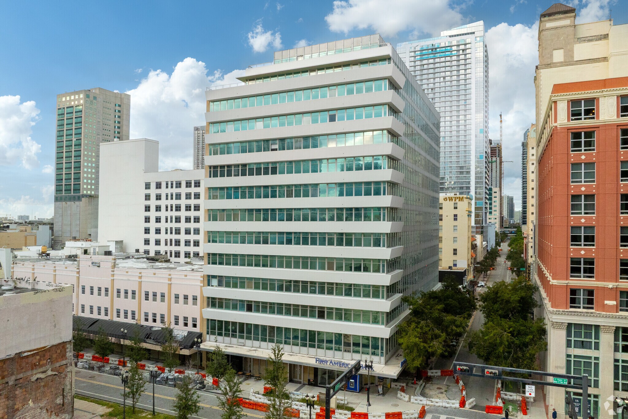 14 NE 1st Ave, Miami, FL à vendre Photo principale– Image 1 sur 120