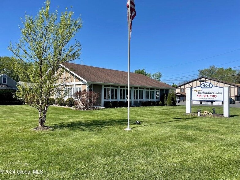 404 Troy Schenectady Rd, Latham, NY à louer - Photo de l’immeuble – Image 2 sur 36