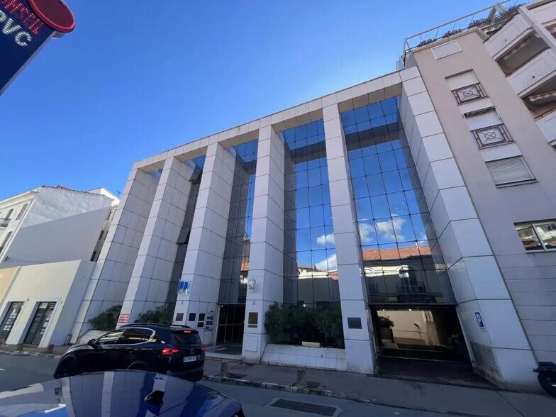 Bureau dans Antibes à louer - Photo de l’immeuble – Image 1 sur 12