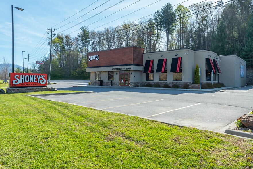 3334 Asheville Rd, Waynesville, NC à vendre - Photo de l’immeuble – Image 3 sur 16