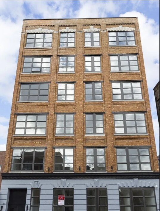 573 Metropolitan Ave, Brooklyn, NY à louer Photo de l’immeuble– Image 1 sur 17