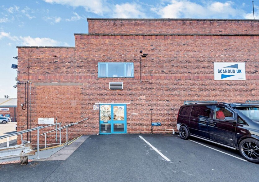 Rufford Rd, Stourbridge à louer - Photo de l’immeuble – Image 2 sur 5