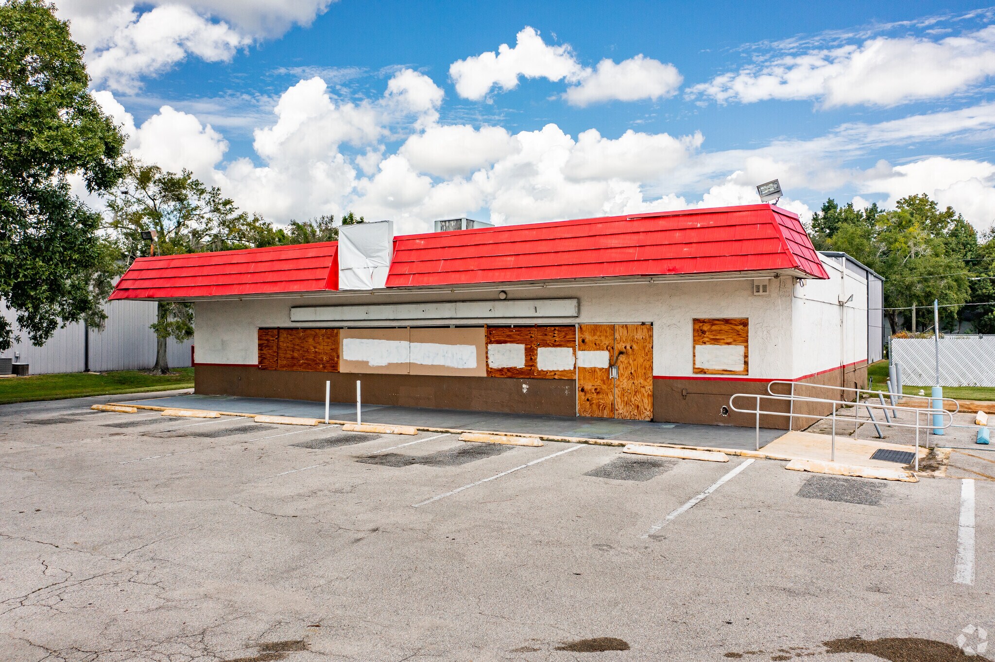 Circle K Surplus - For Sale portefeuille de 7 biens à vendre sur LoopNet.fr Photo principale– Image 1 sur 8