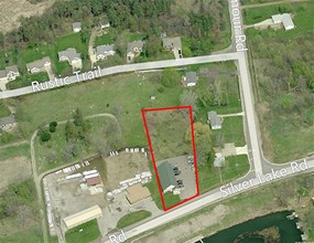 8266 Silver Lake Rd, Linden, MI - VUE AÉRIENNE  vue de carte - Image1