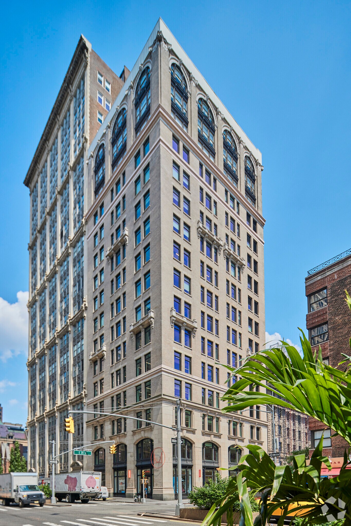 251 Park Ave S, New York, NY à louer Photo principale– Image 1 sur 10