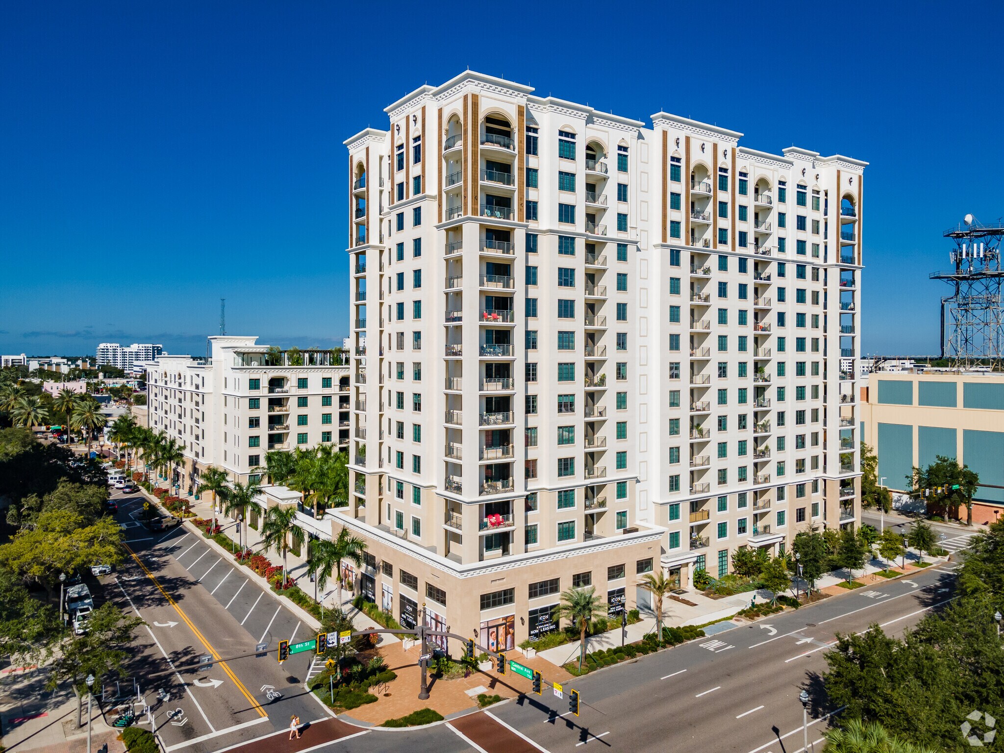 855 Central Ave, Saint Petersburg, FL à louer Photo principale– Image 1 sur 76