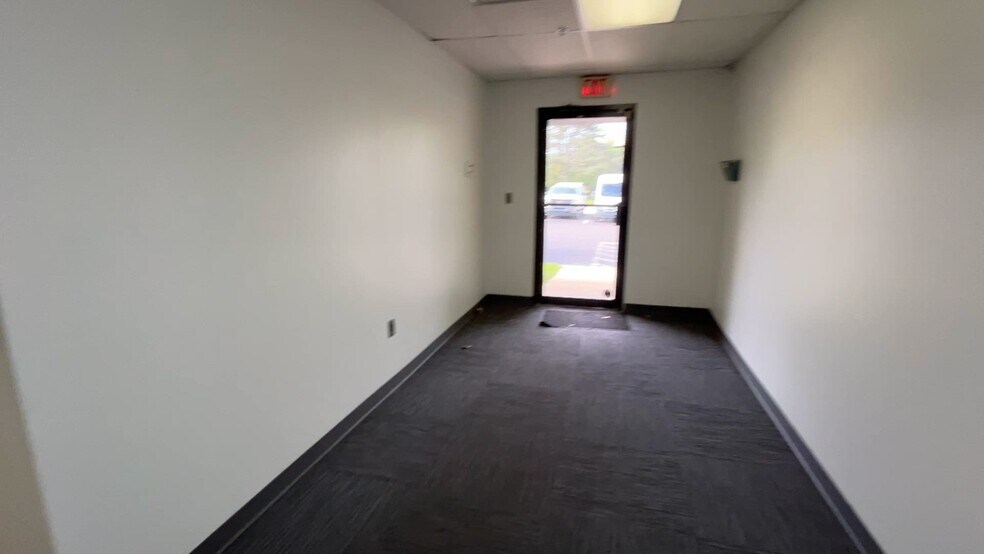 35 E Uwchlan Ave, Exton, PA à louer - Vidéo sur l’annonce professionnelle – Image 2 sur 10