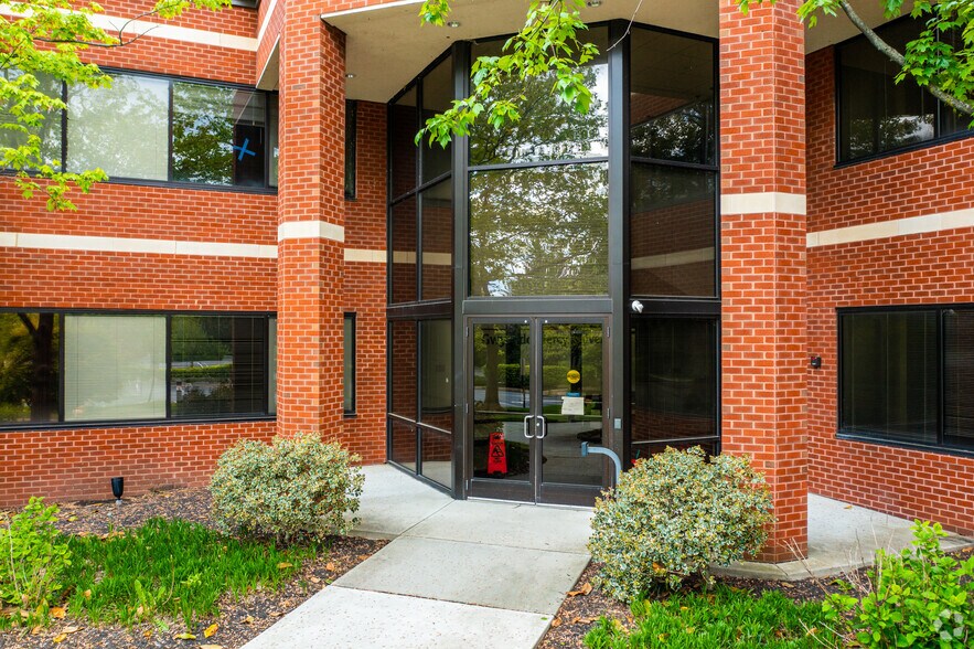 480 E Germantown Pike, East Norriton Township, PA à louer - Photo de l’immeuble – Image 1 sur 2