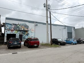 870 W 25th St, Hialeah, FL à louer Photo intérieure– Image 1 sur 7