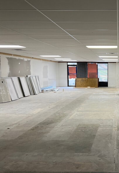 2949 E Chestnut Expy, Springfield, MO à louer - Photo intérieure – Image 3 sur 3