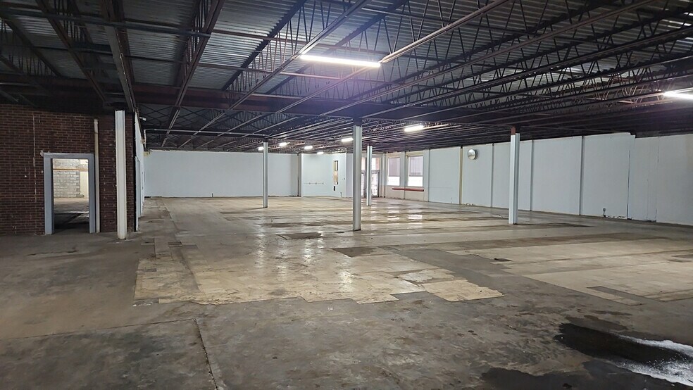 131 E 1st Ave, Derry, PA à louer - Photo de l’immeuble – Image 2 sur 4