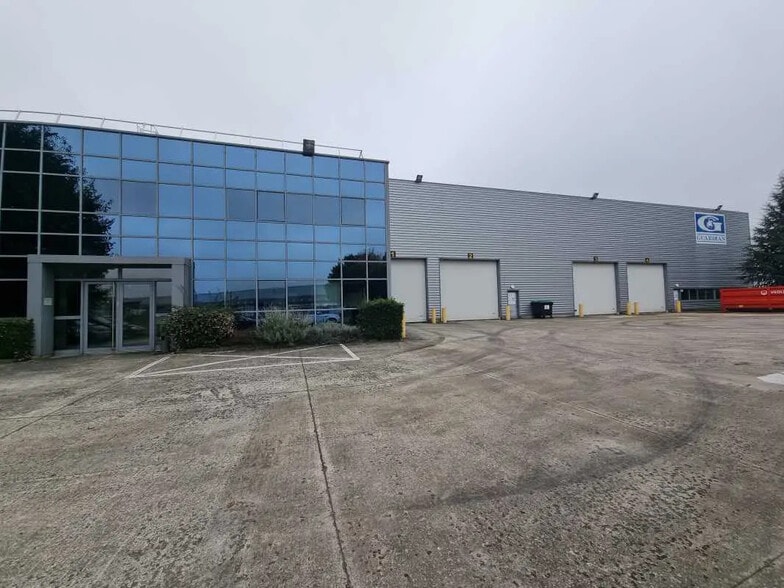 15 Rue Louis Blériot, Compans à louer - Photo de l’immeuble – Image 2 sur 10