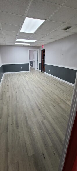 5405-5541 NW 82nd Ave, Miami, FL à louer - Photo intérieure – Image 2 sur 2