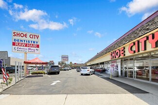 Plus de détails pour 17401-17429 Bellflower Blvd, Bellflower, CA - Local commercial à louer