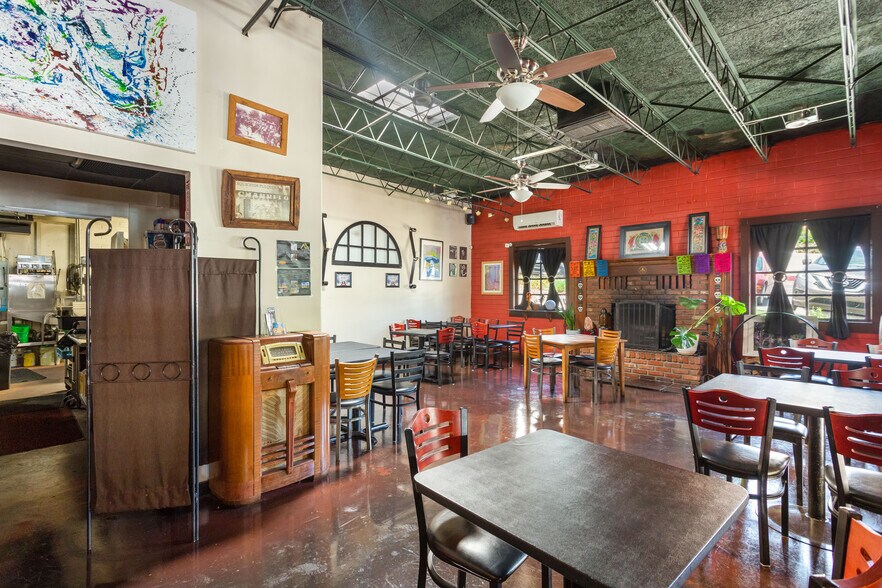 202 Tombstone Canyon, Bisbee, AZ à vendre - Photo intérieure – Image 3 sur 34