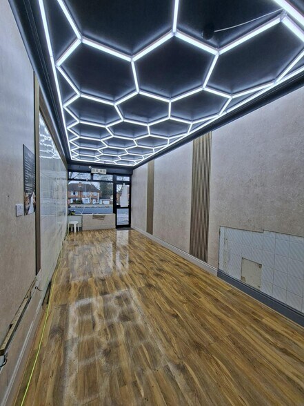 228A Thorne Rd, Doncaster à louer - Photo de l’immeuble – Image 2 sur 6