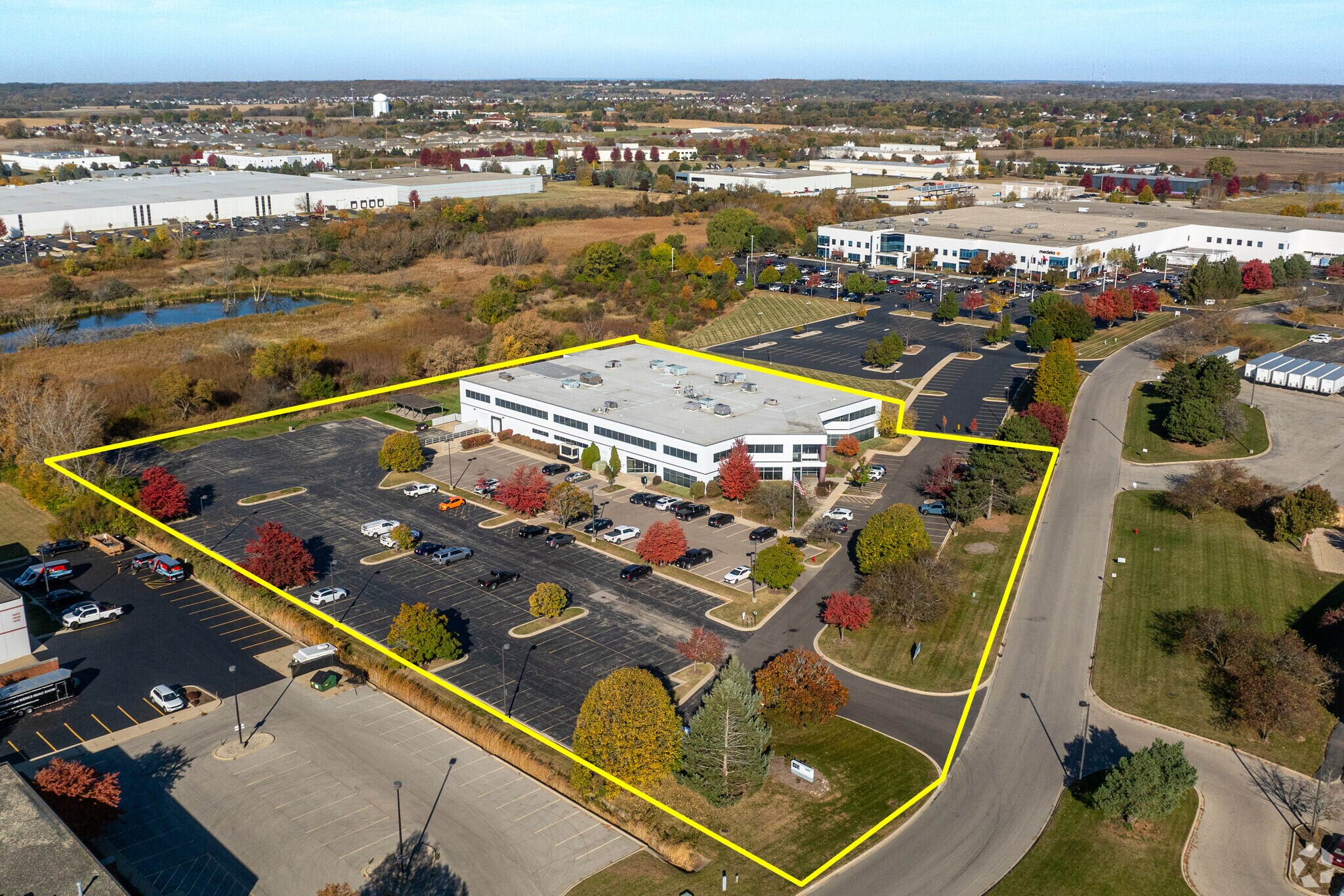 1391 Corporate Dr, McHenry, IL à vendre Aérien– Image 1 sur 21