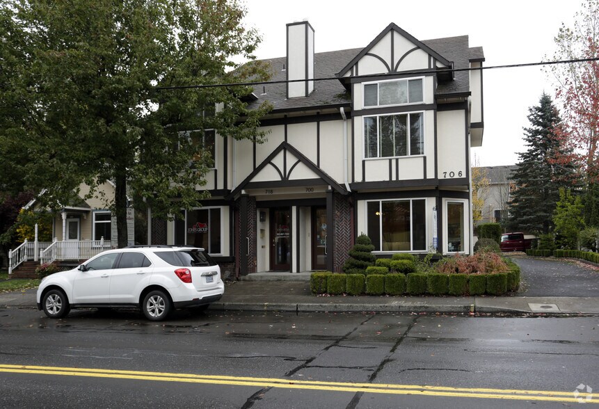 700-718 N Main Ave, Gresham, OR à louer - Photo de l’immeuble – Image 3 sur 3