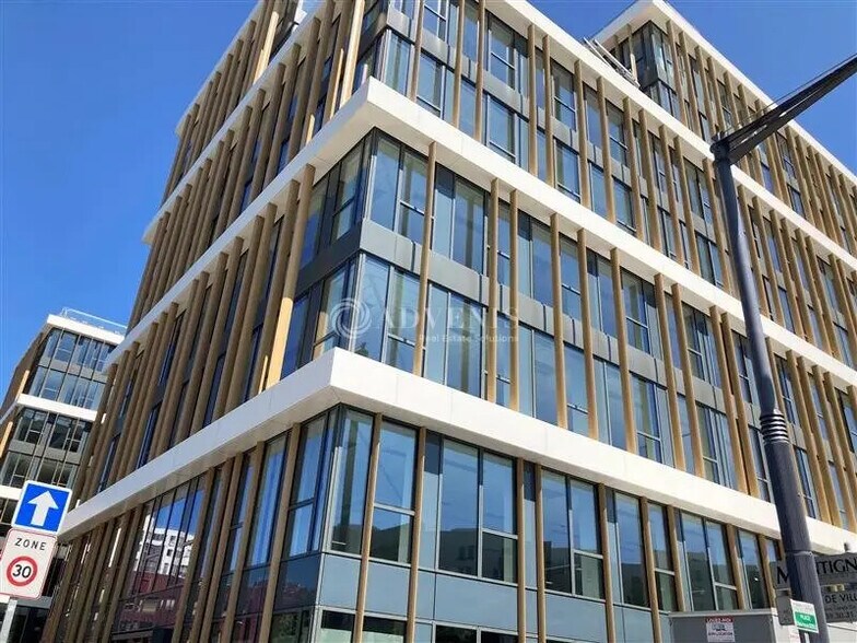 Bureau dans Montigny-le-Bretonneux à louer - Photo de l’immeuble – Image 2 sur 6