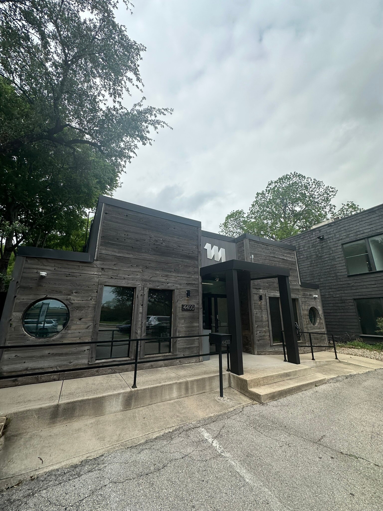 4400 W Vickery Blvd, Fort Worth, TX à louer Photo de l’immeuble– Image 1 sur 7