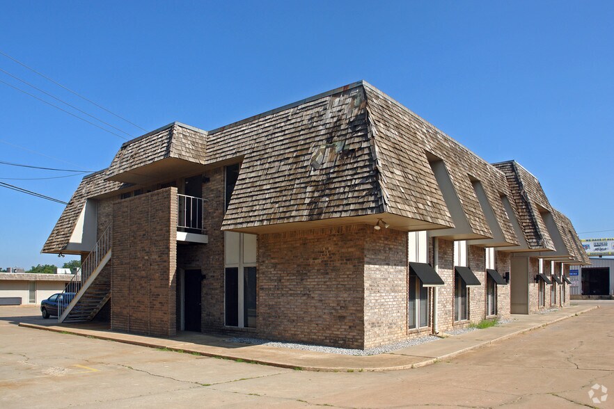 7201 N Classen Blvd, Oklahoma City, OK à louer - Photo de l’immeuble – Image 3 sur 15