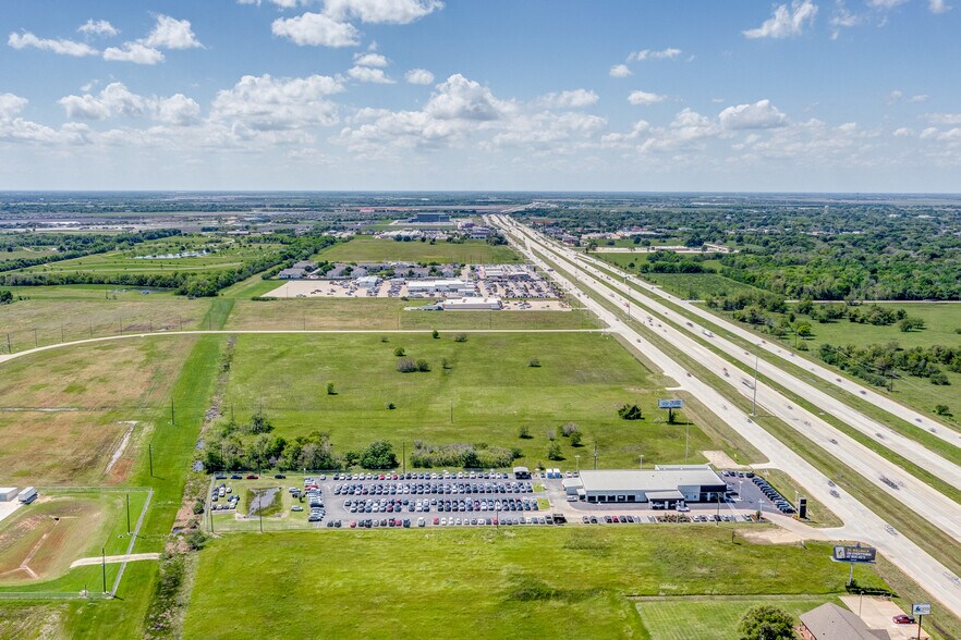 26655 Southwest Freeway, Rosenberg, TX à vendre - Photo de l’immeuble – Image 3 sur 6