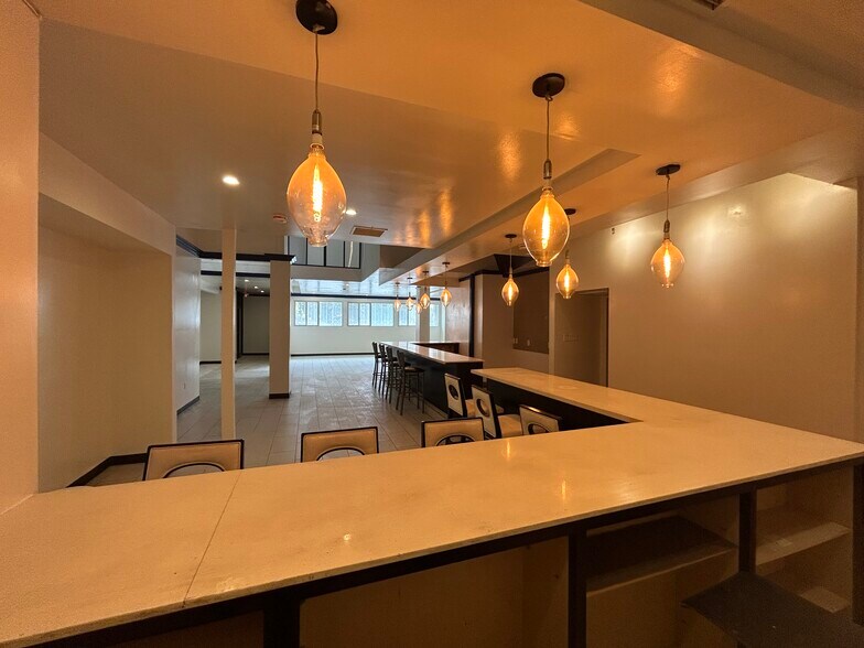 1032 S Western Ave, Los Angeles, CA à louer - Photo de l’immeuble – Image 3 sur 7