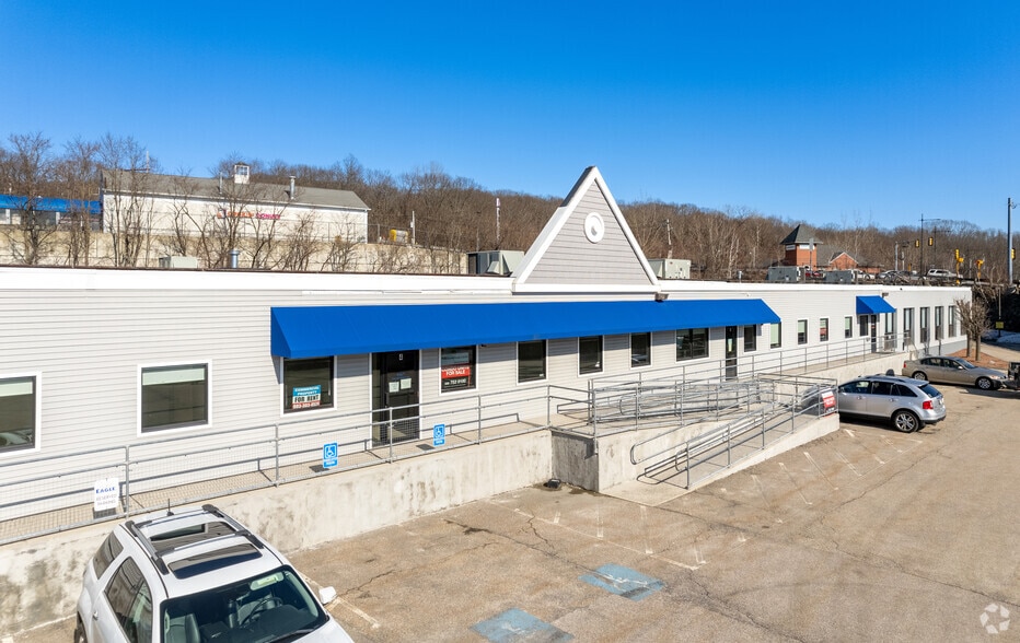 997 Millbury St, Worcester, MA à louer - Photo principale – Image 1 sur 3