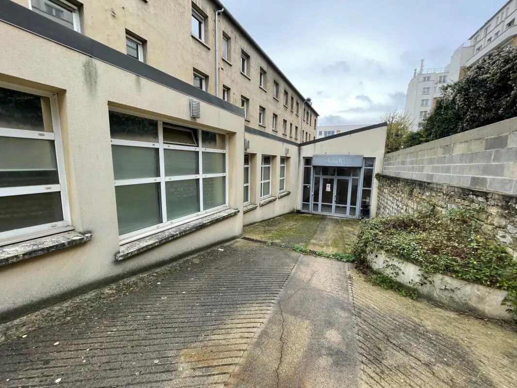 Bureau dans Cachan à louer Photo de l’immeuble– Image 1 sur 5