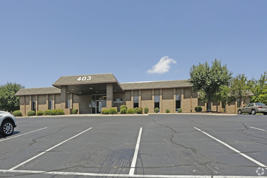 403 Princeton Rd, Johnson City, TN à louer - Photo de l’immeuble – Image 3 sur 3