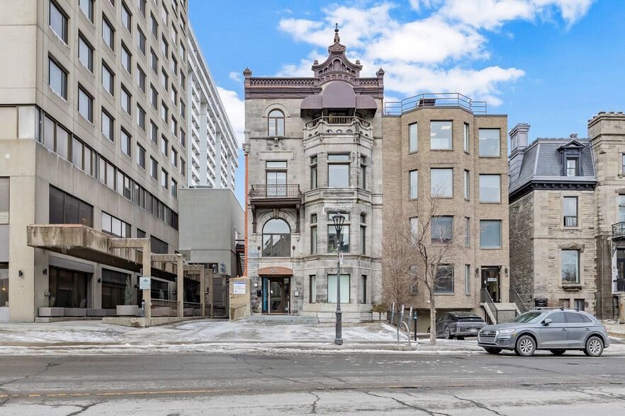525 Rue Sherbrooke E, Montréal, QC à vendre - Photo de l’immeuble – Image 3 sur 37