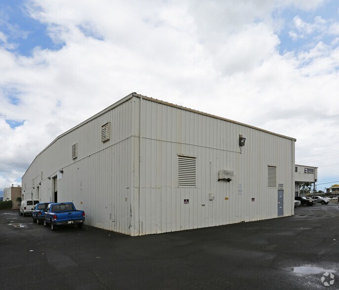 94-800-94-810 Moloalo St, Waipahu, HI à louer - Photo de l’immeuble – Image 2 sur 10