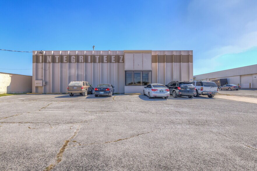 6580 E Skelly Dr, Tulsa, OK à vendre - Photo de l’immeuble – Image 3 sur 88