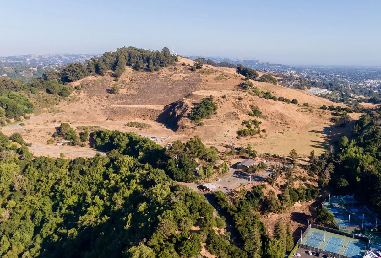 13591 Lake Chabot Rd, San Leandro, CA à louer Aérien– Image 1 sur 11