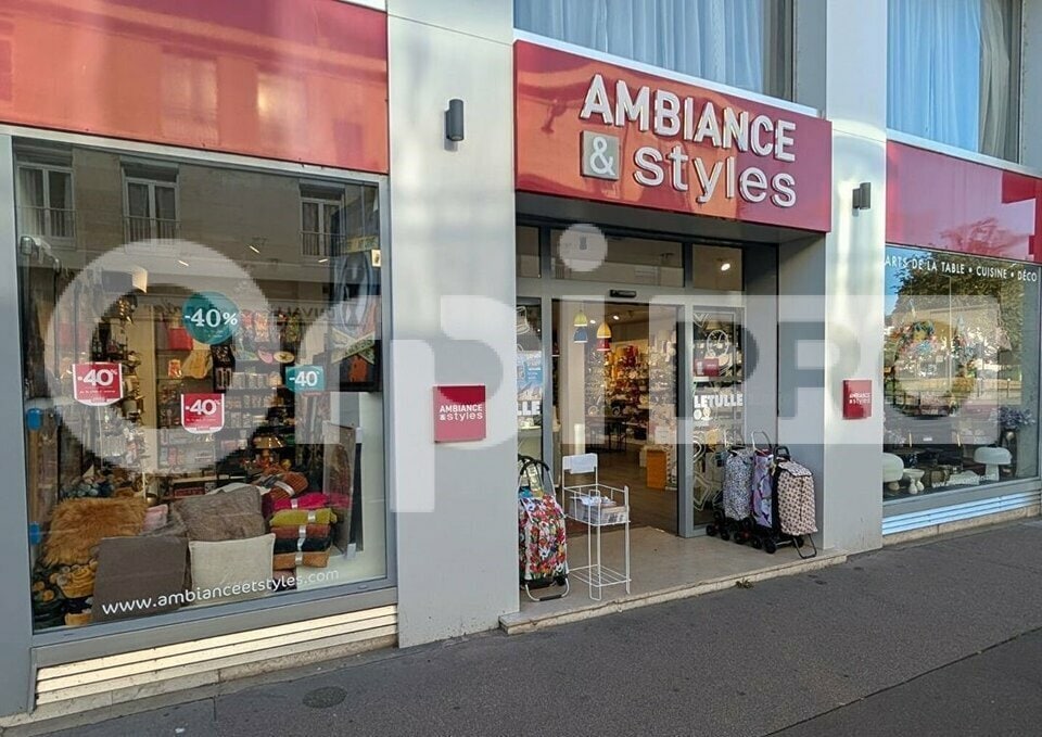 Local commercial dans Beauvais à louer Photo de l’immeuble– Image 1 sur 5
