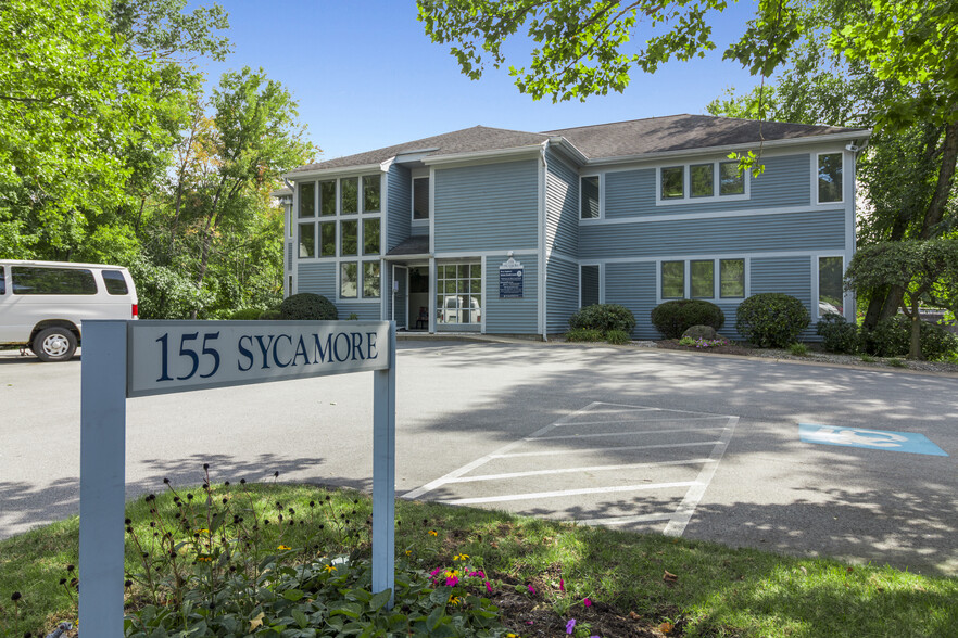 155 Sycamore St, Glastonbury, CT à louer - Photo de l’immeuble – Image 2 sur 51