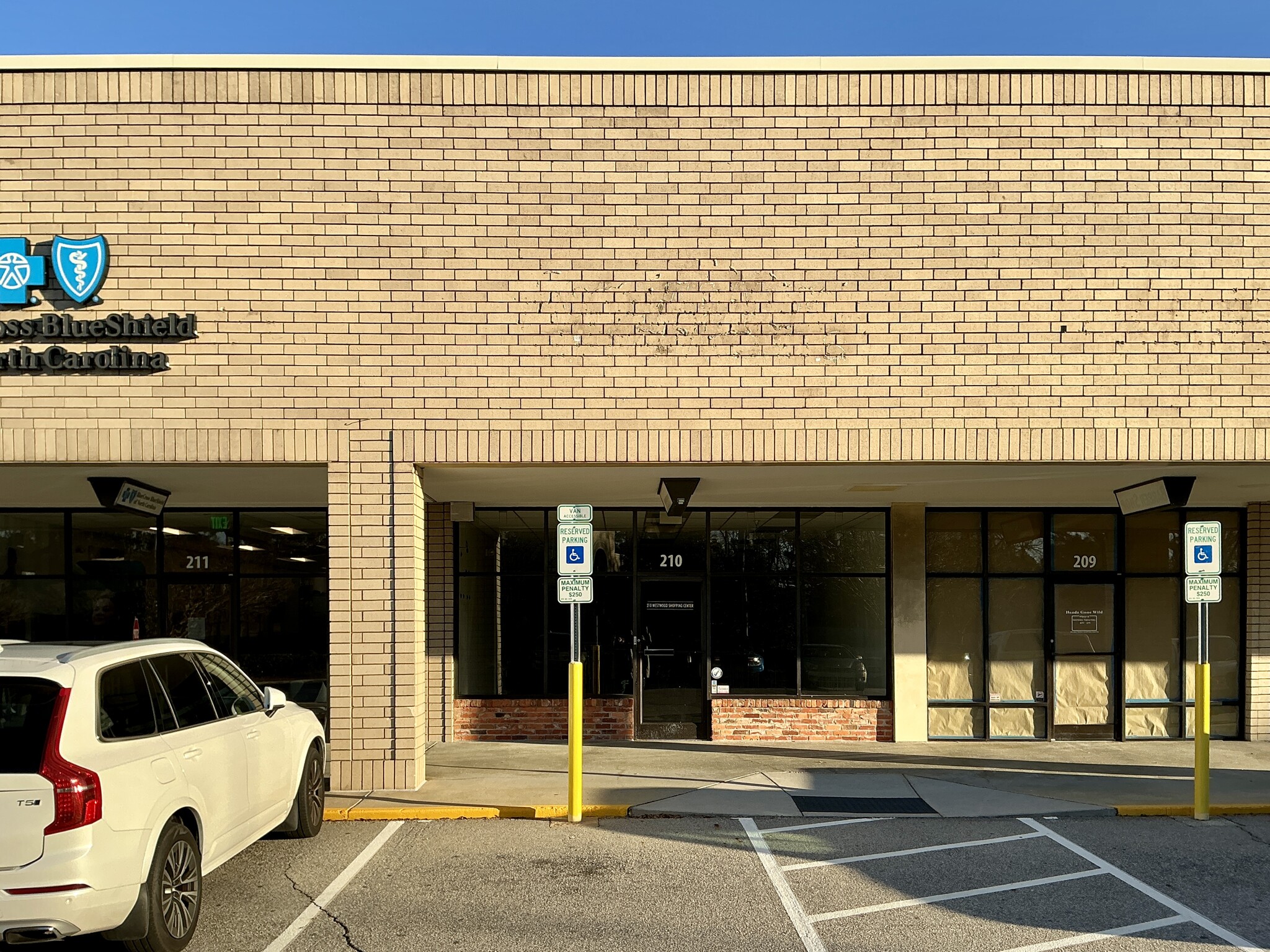102-400 Westwood Shopping Ctr, Fayetteville, NC à louer Photo de l’immeuble– Image 1 sur 1