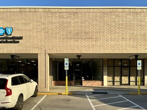 102-400 Westwood Shopping Ctr, Fayetteville, NC à louer Photo de l’immeuble– Image 1 sur 1