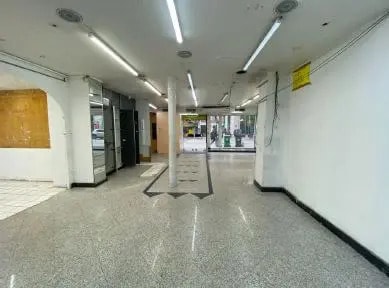 Local commercial dans Paris à louer - Photo de l’immeuble – Image 2 sur 10