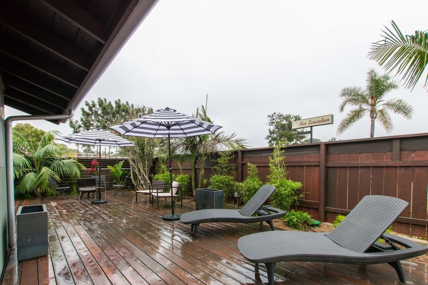 1560 N Coast Highway 101, Encinitas, CA à vendre - Photo de l’immeuble – Image 3 sur 3