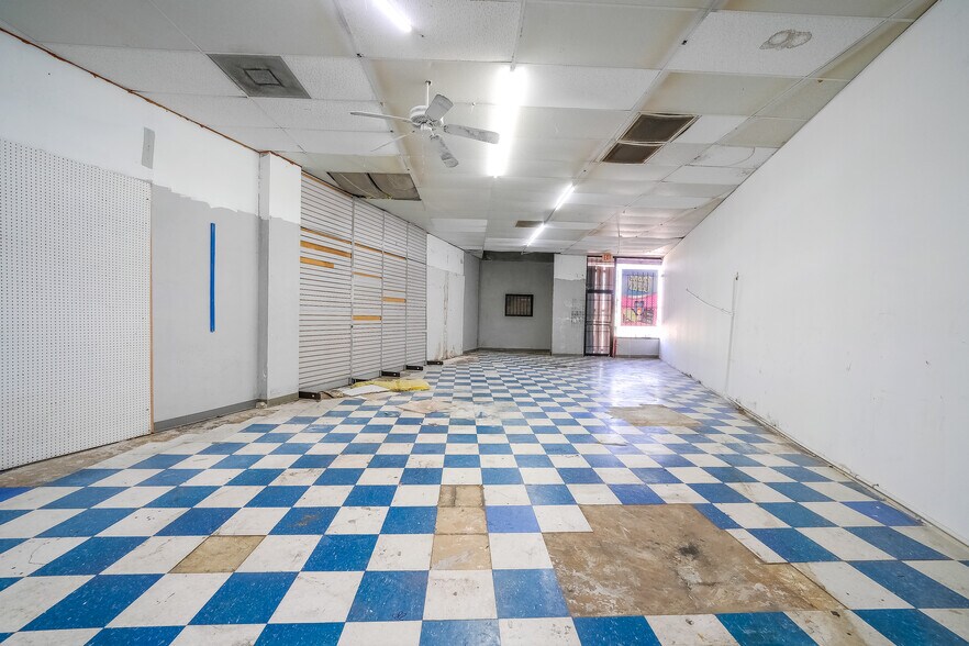4906 Harrisburg Blvd, Houston, TX à louer - Photo intérieure – Image 3 sur 30