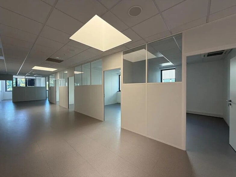 Bureau dans Besançon à louer - Photo de l’immeuble – Image 3 sur 7