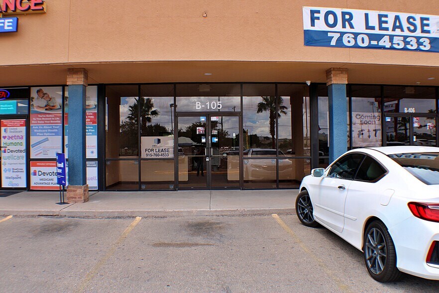 1155 N Zaragosa Rd, El Paso, TX à louer - Photo de l’immeuble – Image 2 sur 7