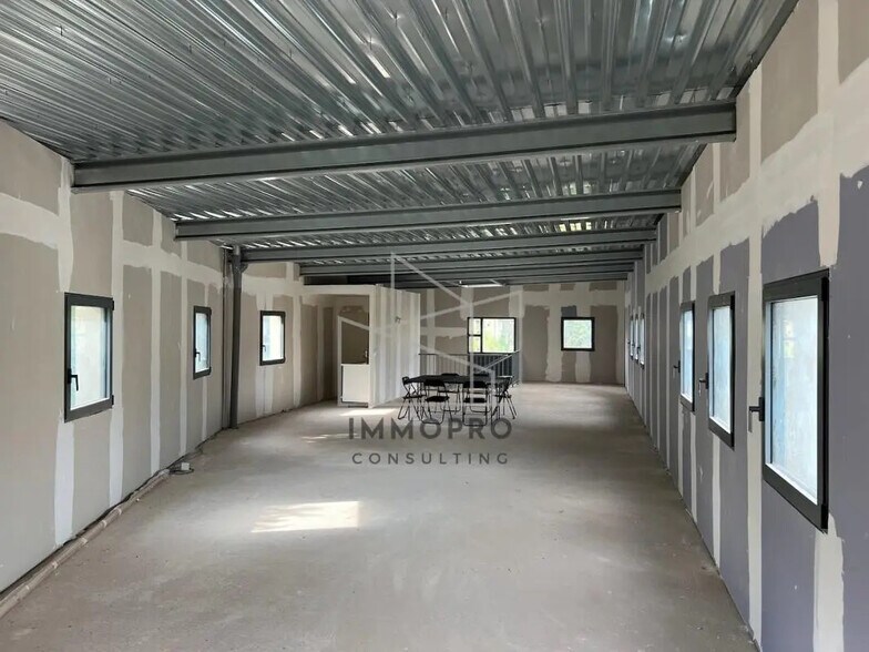 Bureau dans Évreux à vendre - Photo de l’immeuble – Image 2 sur 7