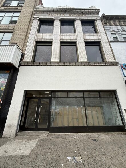 142-144 Main St, Paterson, NJ à vendre - Photo de l’immeuble – Image 1 sur 6